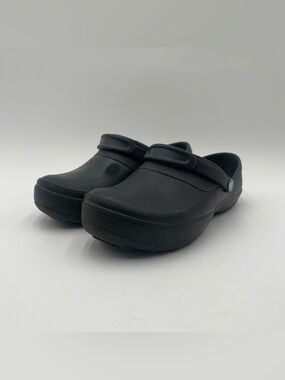 Crocs Women’s Slip Resistant Shoes Mercy Work Clogs Black Closed Toe Size 8